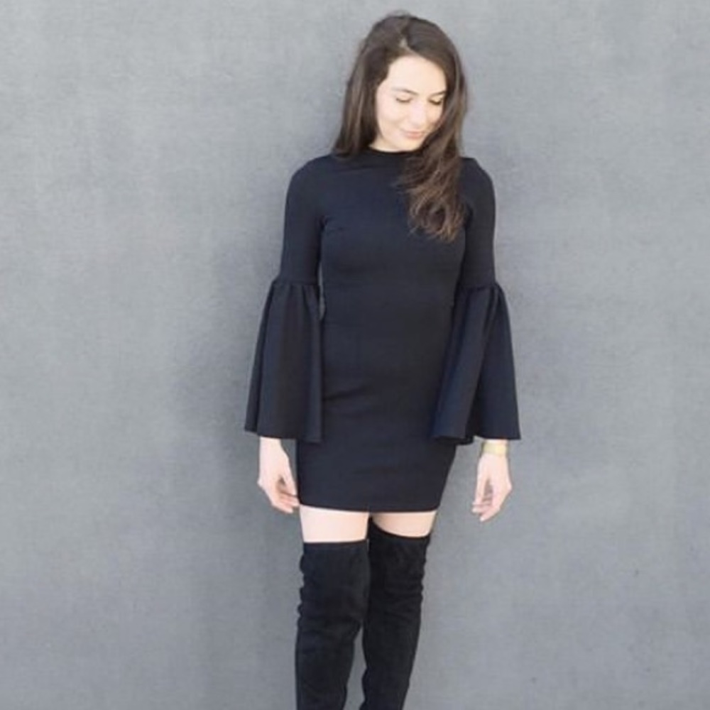 Black Bodycon Long Flared Bell Sleeve Mini Dress Women’s Size 4 SOLD OUT ONLINE